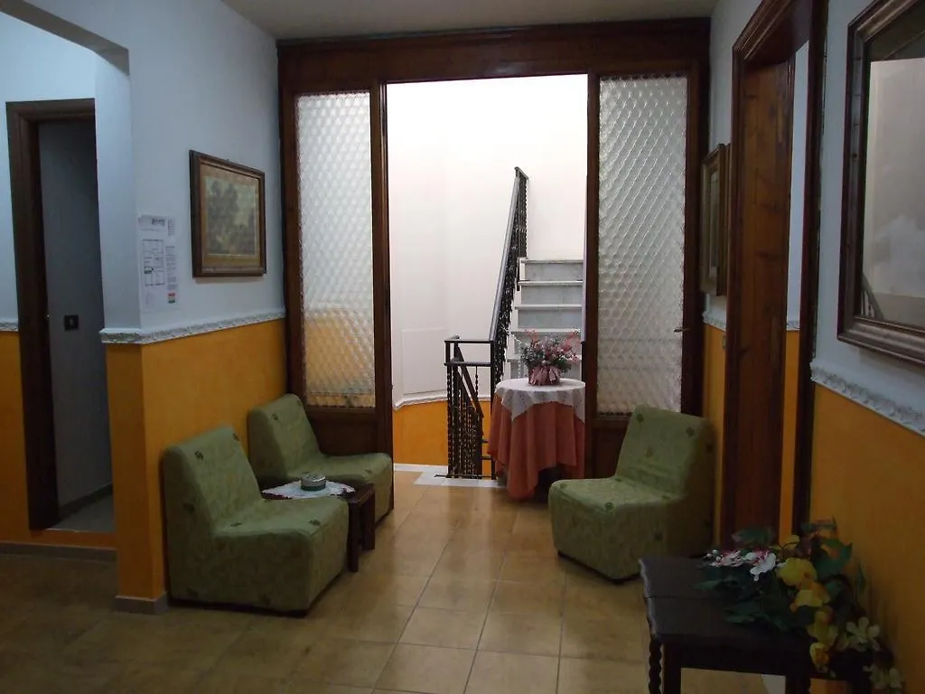 Hotel Midy Viareggio 3*,