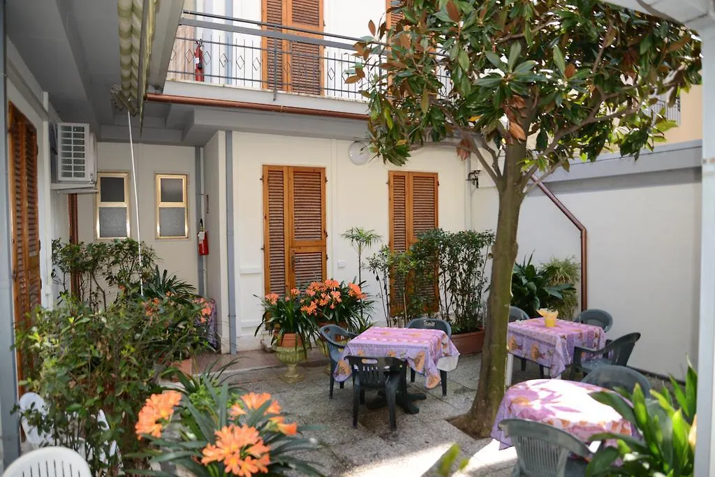 Hotel Midy Viareggio Italie